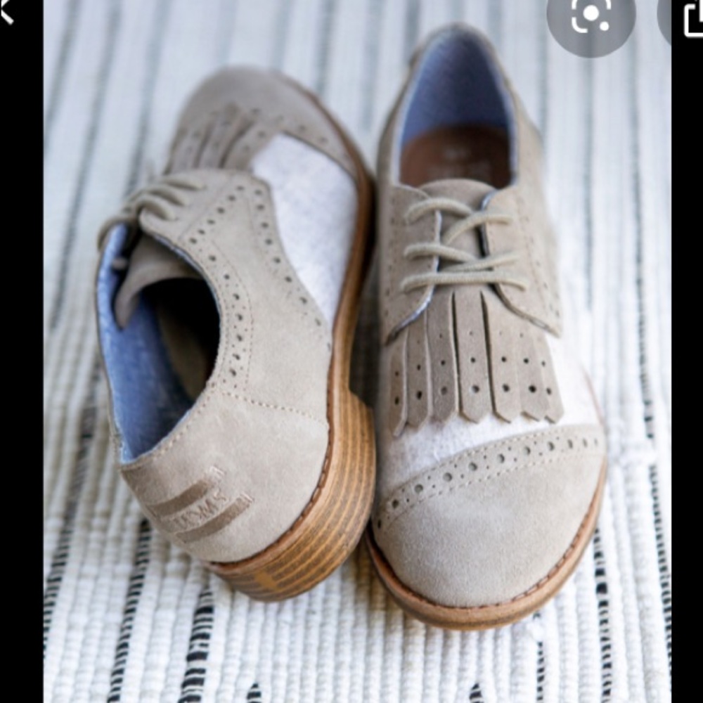 Tom’s oxfords